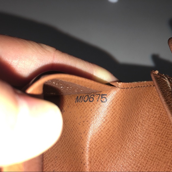 Authentic LV monogram Porte-Monnaie Tresor Wallet - Picture 12 of 17